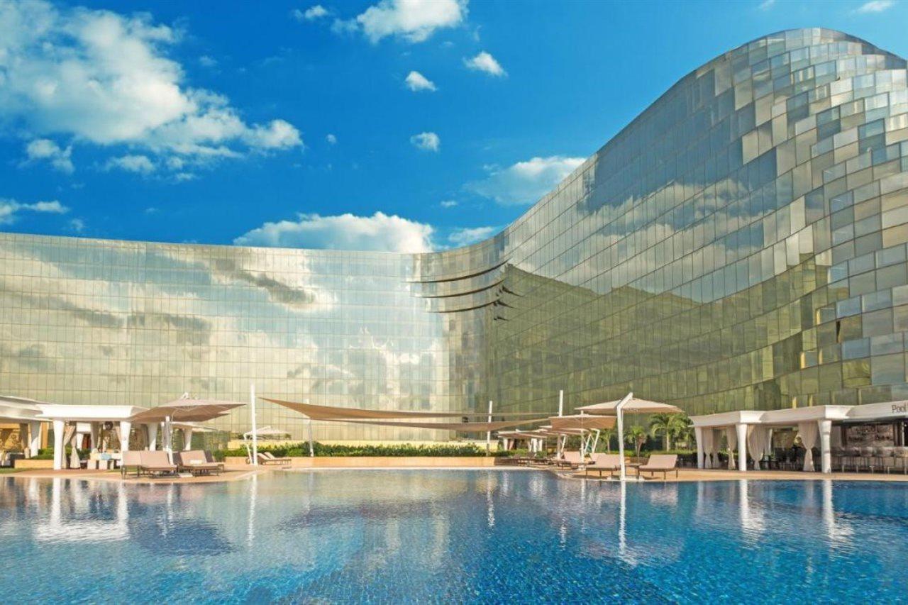 Okada Manila Hotel Pasay Exterior foto The pool at the Sands