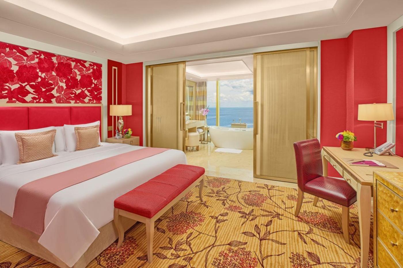 Okada Manila Hotel Pasay Exterior foto Deluxe Ocean View Room