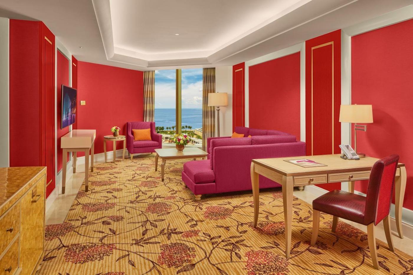 Okada Manila Hotel Pasay Exterior foto A suite at the MGM Grand Hotel